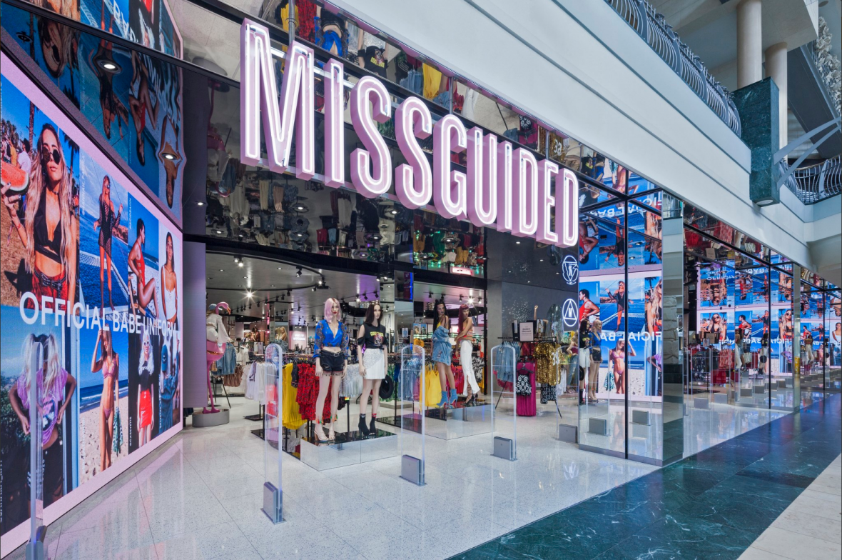 Giant Floor-to-Ceiling Screens – Missguided